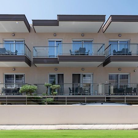 Crist Luxury Apartments Nea Poteidaia Exterior foto