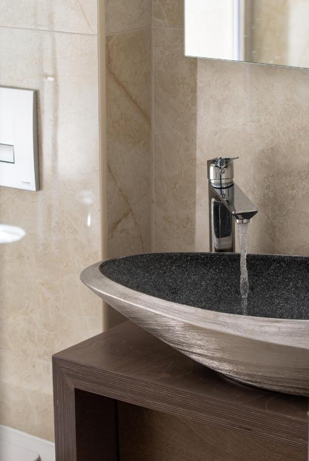 Crist Luxury Apartments Nea Poteidaia Exterior foto