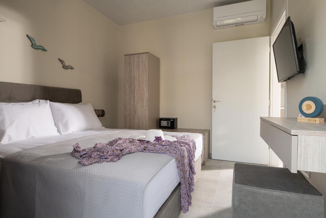 Crist Luxury Apartments Nea Poteidaia Exterior foto
